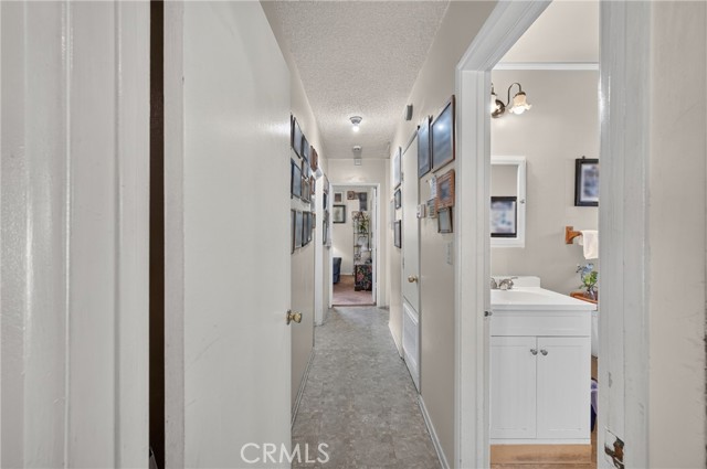10928 Jamie photo 13