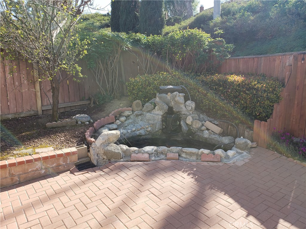 https://media.crmls.org/medias/905f317a-4126-4bd3-abef-5f9ec04ea91b.jpg?preset=X-Large