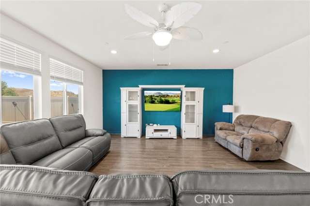 29550 Woodcreek Trail, Winchester CA: https://media.crmls.org/medias/905f6780-9b71-4827-9385-e02d96af7d4c.jpg