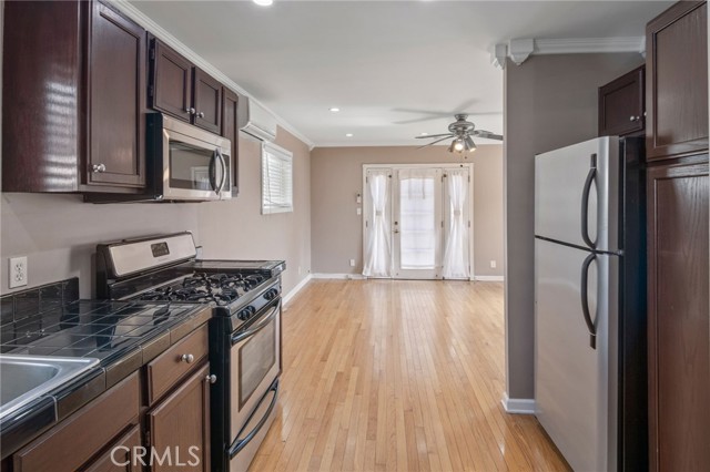 Detail Gallery Image 38 of 52 For 1007 Rose Ave, Pasadena,  CA 91107 - 4 Beds | 3 Baths