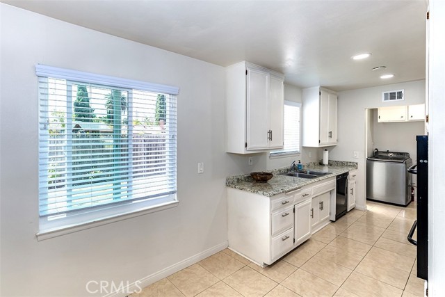11986 Springview Drive, La Mirada CA: https://media.crmls.org/medias/90604848-aa3e-418b-a3f6-ca12fa2beb75.jpg