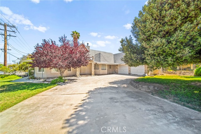 30960 Sunset Avenue, Nuevo CA: https://media.crmls.org/medias/90604a57-6aac-4c3e-97a5-4f2efb329e7b.jpg
