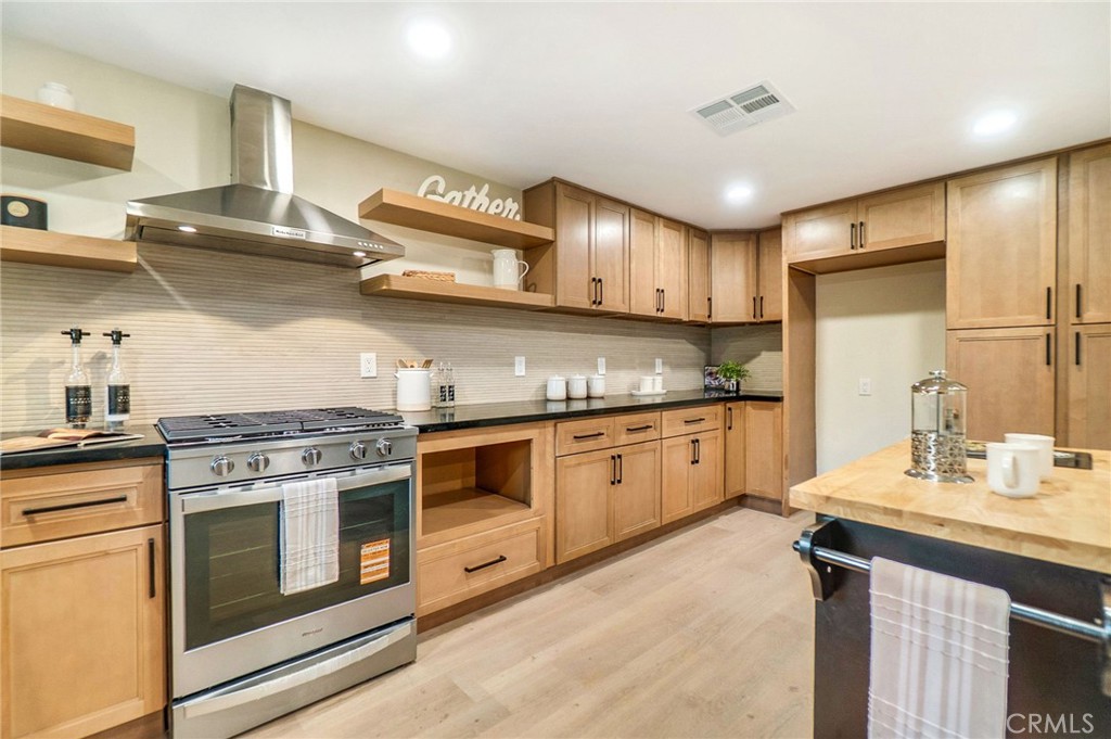 MLS #OC25260184 image #46