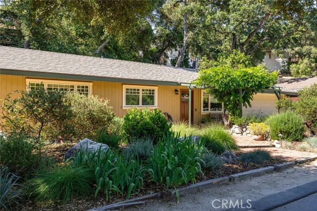 6950 Navarette Avenue, Atascadero CA: https://media.crmls.org/medias/9061c560-d92b-4cc6-83eb-45d67a805428.jpg