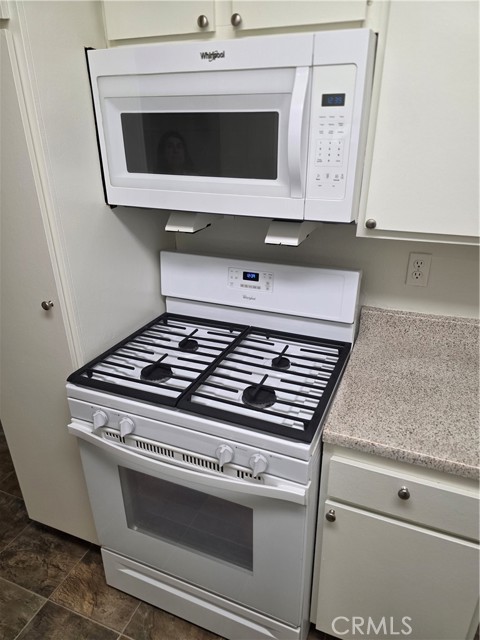 1460 W Foothill Boulevard, Upland CA: https://media.crmls.org/medias/9061dc84-884b-4adb-8ac1-41ff60d54976.jpg