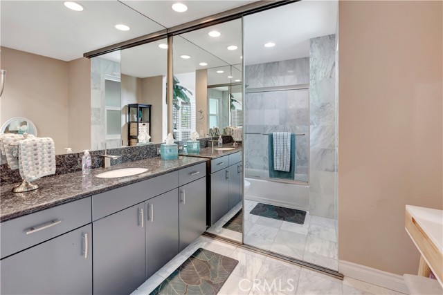 Detail Gallery Image 13 of 26 For 2 Escapade Ct, Newport Beach,  CA 92663 - 3 Beds | 3 Baths