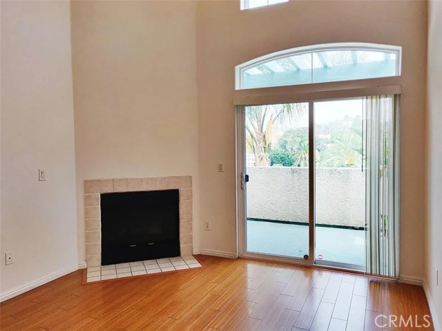 Detail Gallery Image 1 of 22 For 3711 Baldwin St #904,  Los Angeles,  CA 90031 - 2 Beds | 2 Baths