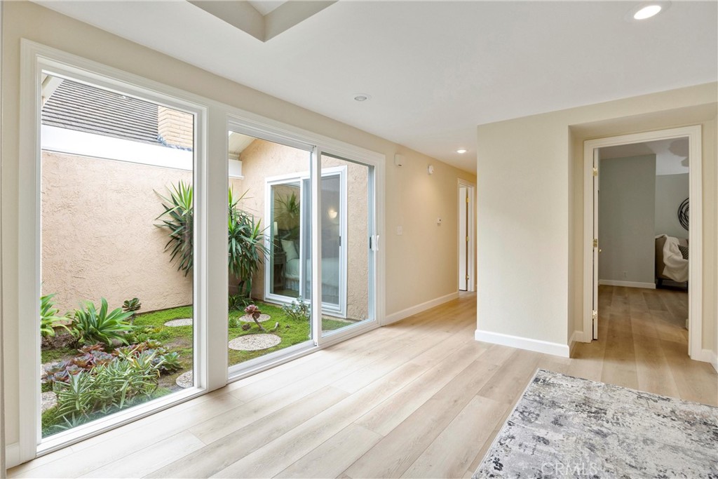 MLS #OC25132194 image #6