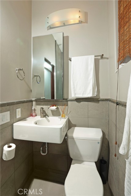 23640 Aster Trail, Calabasas CA: https://media.crmls.org/medias/90634950-4743-4e87-9478-10c3cb98f33c.jpg