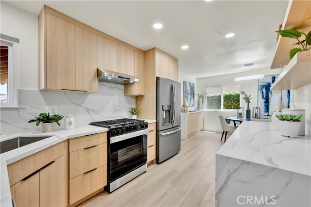 16761 Montclair Lane, Huntington Beach CA: https://media.crmls.org/medias/9064eb3a-5bcb-4b28-ac40-e92904649de4.jpg