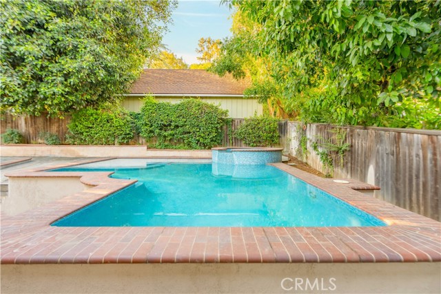 803 Crescent Drive, Monrovia CA: https://media.crmls.org/medias/906518c3-494a-47d6-88d1-d4eb30fabfcb.jpg