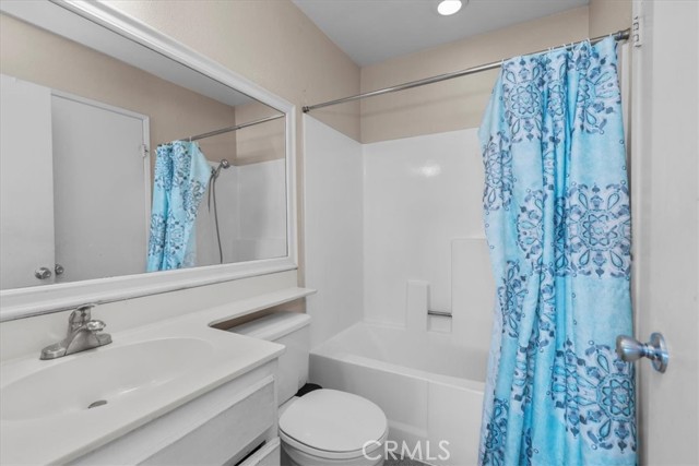 Detail Gallery Image 8 of 17 For 24155 Aylesbury Dr, Moreno Valley,  CA 92553 - 2 Beds | 2 Baths
