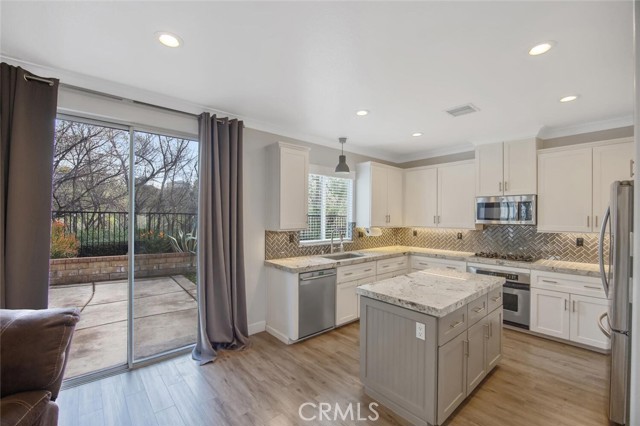 Detail Gallery Image 10 of 34 For 28534 Old Spanish Trl, Saugus,  CA 91390 - 4 Beds | 3 Baths