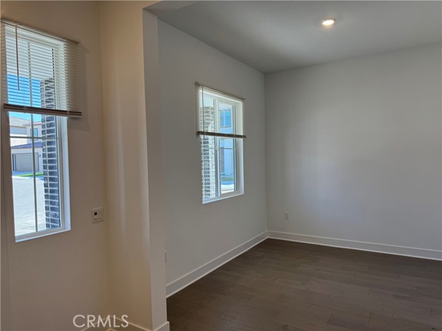 Detail Gallery Image 17 of 28 For 114 Pansy, Irvine,  CA 92618 - 5 Beds | 5 Baths