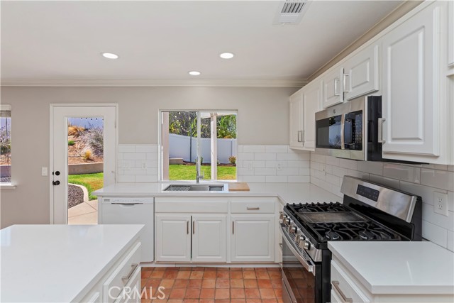 Detail Gallery Image 19 of 60 For 3348 Redport Dr, Corona,  CA 92881 - 4 Beds | 2/1 Baths