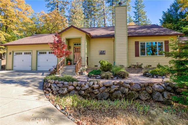 14274 Regina Way, Cobb CA: https://media.crmls.org/medias/90674105-5970-4d7d-afad-532c6f530bb2.jpg