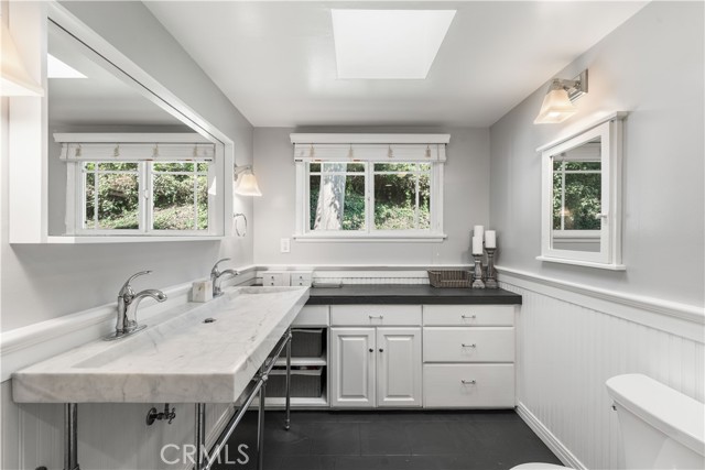 Detail Gallery Image 16 of 33 For 3629 Loadstone Dr, Sherman Oaks,  CA 91403 - 3 Beds | 2 Baths