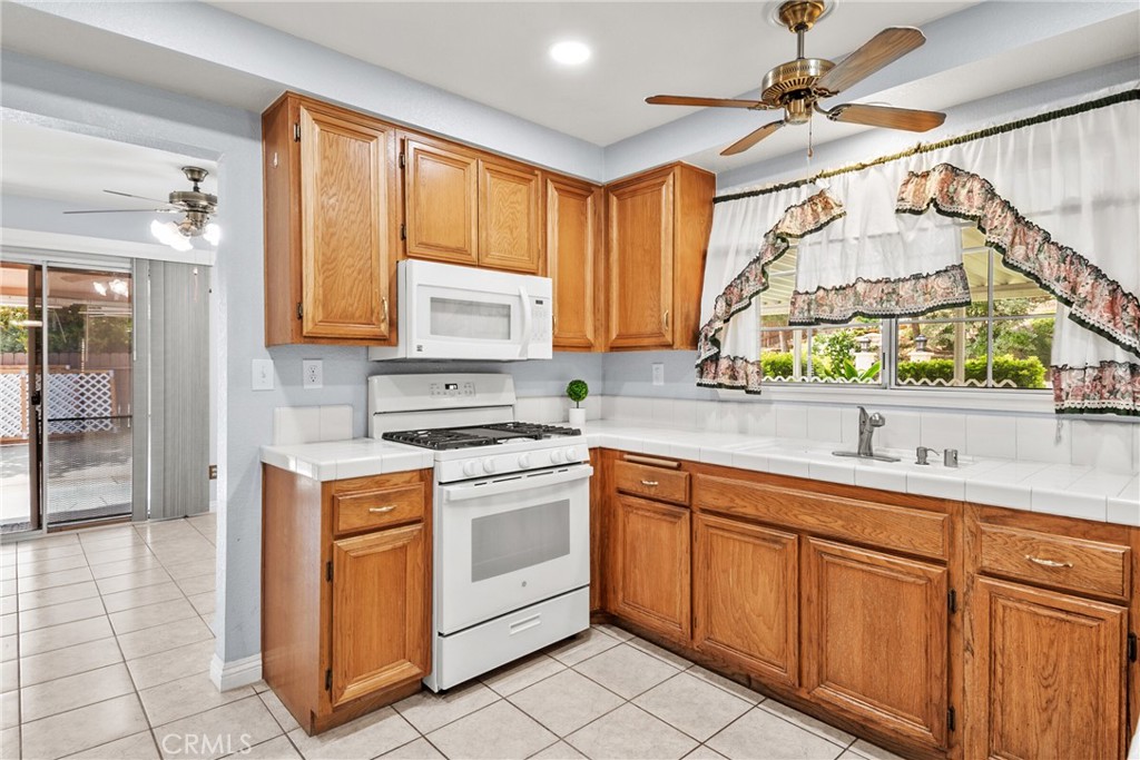 MLS #OC25106498 img 14