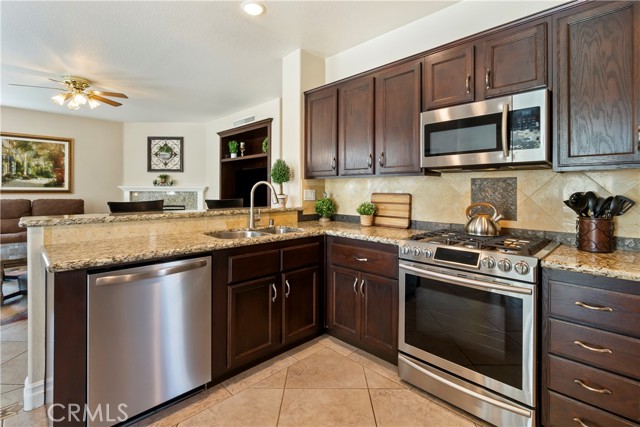 8880 Stony Brook Circle, Riverside CA: https://media.crmls.org/medias/90678fc8-03f2-4edb-87f3-5ae364bc31fd.jpg