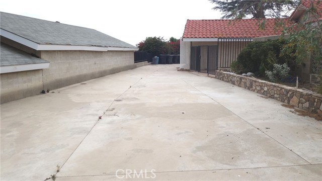 7163 Sebastian Avenue, Jurupa Valley CA: https://media.crmls.org/medias/9067a0e1-169a-4ed1-b3d1-652bba7418fd.jpg