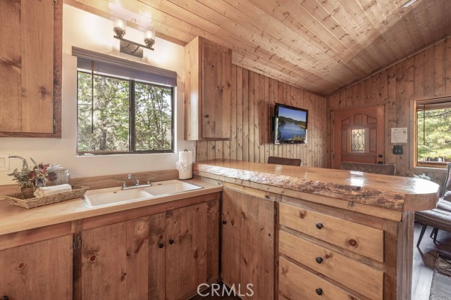 Detail Gallery Image 14 of 31 For 790 Pine Ln, Sugarloaf,  CA 92386 - 2 Beds | 1 Baths