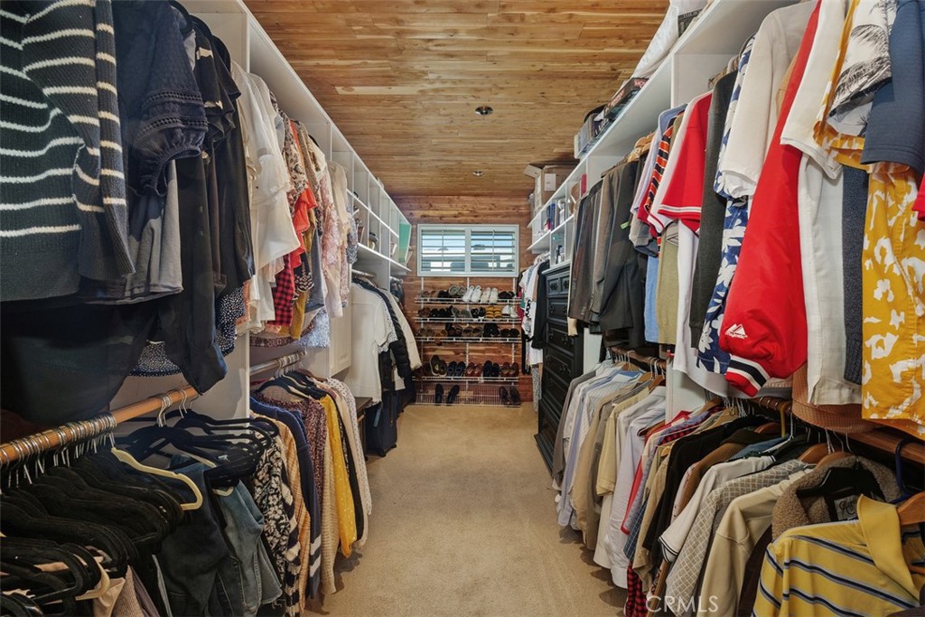 https://media.crmls.org/medias/9067f2a6-fab9-4769-8baf-2713a58b5376.jpg?preset=X-Large