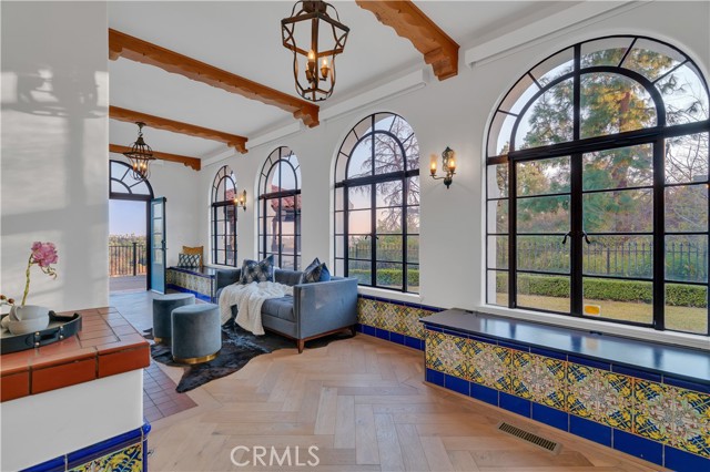 1812 Linda Vista Avenue, Pasadena CA: https://media.crmls.org/medias/90687633-088f-4c5d-a183-6f905283af10.jpg