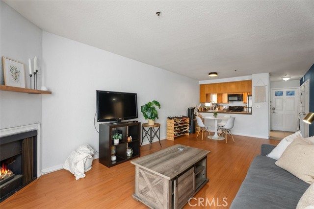 Detail Gallery Image 6 of 42 For 1100 Euclid Ave #108,  Long Beach,  CA 90804 - 2 Beds | 2 Baths