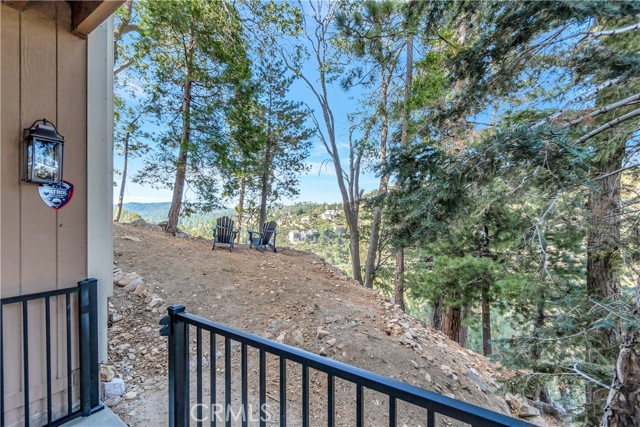 1119 Brentwood Drive, Lake Arrowhead CA: https://media.crmls.org/medias/906aa121-c6ae-4254-827a-89897f1d010f.jpg