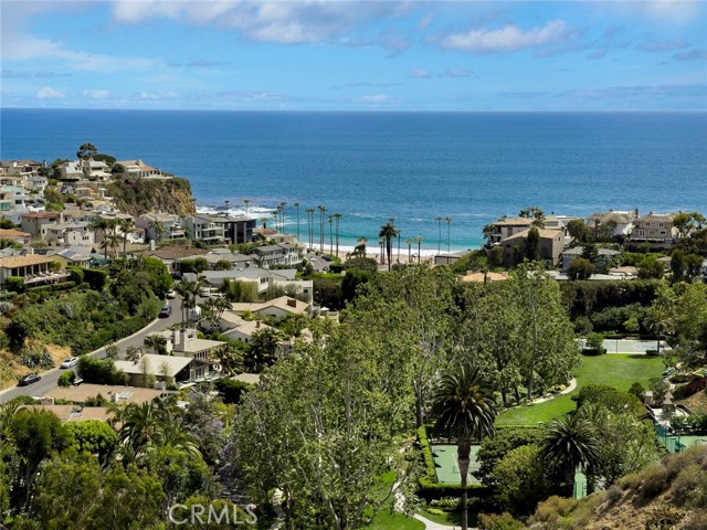 Detail Gallery Image 2 of 26 For 1131 Emerald Bay, Laguna Beach,  CA 92651 - 5 Beds | 5/1 Baths