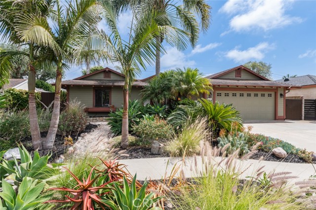 983 Oak Street, Costa Mesa CA: https://media.crmls.org/medias/906acce4-9023-4cee-9081-28ca133e3296.jpg