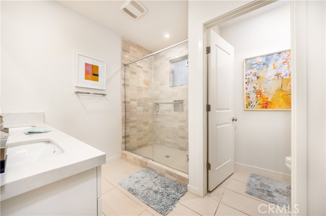 Detail Gallery Image 4 of 42 For 126 Sunnyside, Irvine,  CA 92618 - 2 Beds | 2 Baths