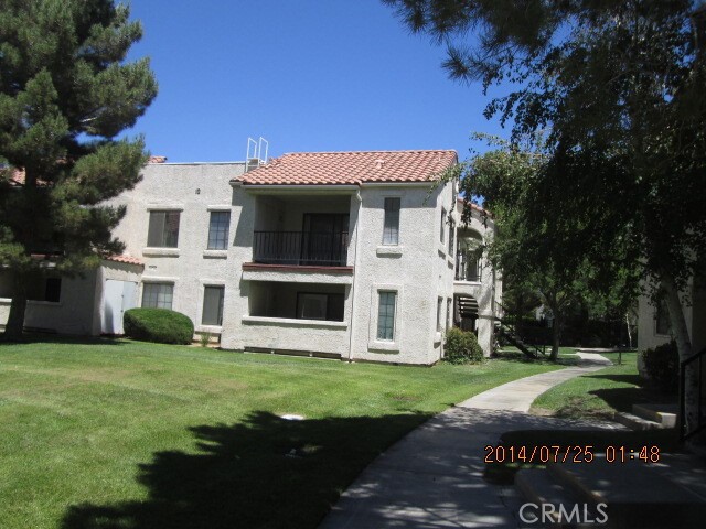 2554 Olive Drive, Palmdale CA: https://media.crmls.org/medias/906b7c21-2411-47e2-b90f-2f12cfc30200.jpg