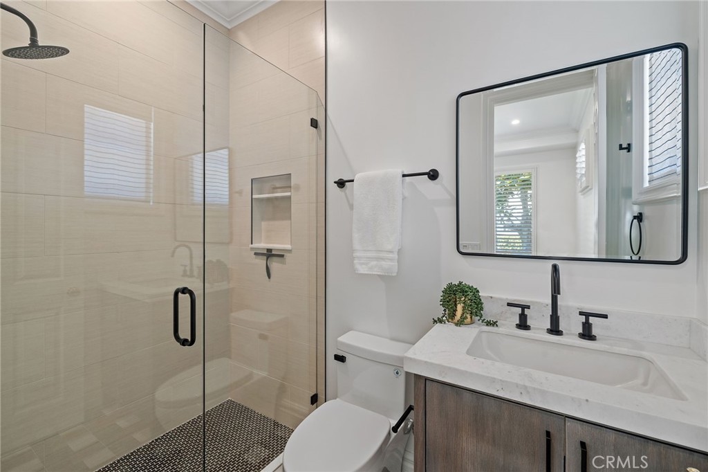 906c5e9a Ed0d 4536 B3e1 4b059f0e820f