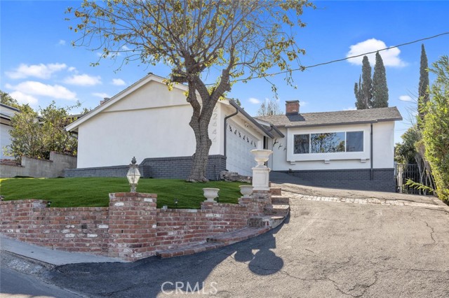22444 Venido Road, Woodland Hills CA: https://media.crmls.org/medias/906ca286-7bac-45dc-9a51-2201f35682e4.jpg