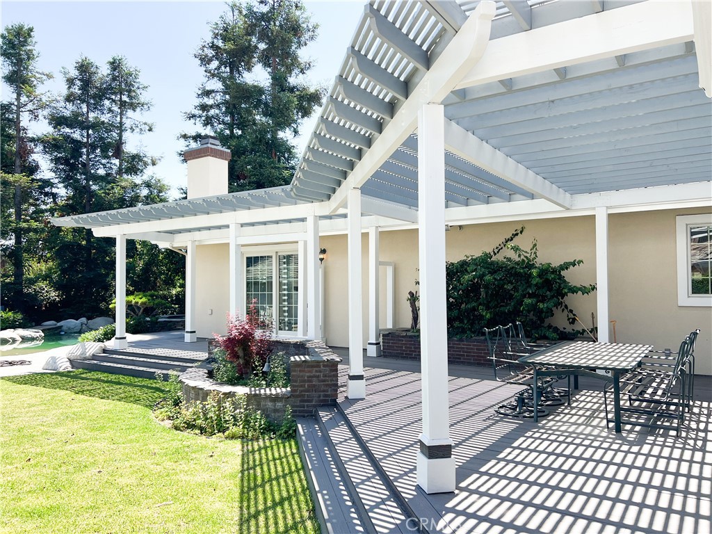 https://media.crmls.org/medias/906cba8c-e978-48f3-8c03-b7a06d2cf354.jpg?preset=X-Large