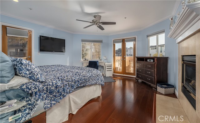 Detail Gallery Image 14 of 24 For 301 2nd, Hermosa Beach,  CA 90254 - 3 Beds | 3/1 Baths