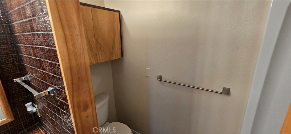 https://media.crmls.org/medias/906d3e0f-82ca-4e8c-93f6-c5c35dc174d3.jpg?preset=X-Large