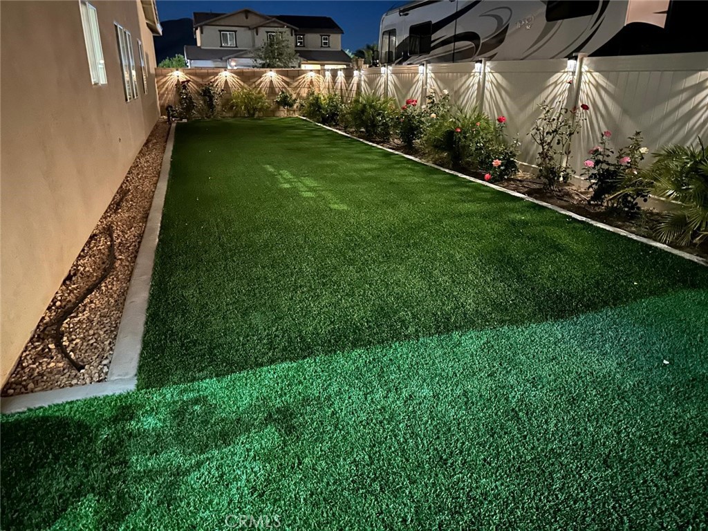 https://media.crmls.org/medias/906d555c-fb94-44ee-8421-d5f18a9bbc0a.jpg?preset=X-Large