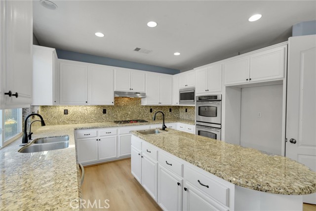 29138 Harmony Way, Saugus CA: https://media.crmls.org/medias/906e38d4-d168-4875-a02c-d6cf2b93955e.jpg