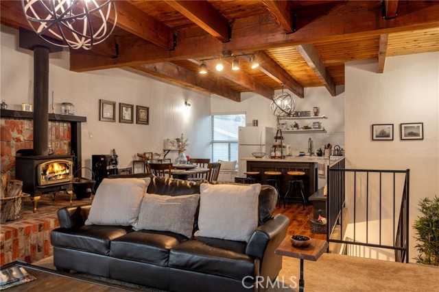 Detail Gallery Image 8 of 27 For 833 E Big Bear Bld, Big Bear City,  CA 92314 - 2 Beds | 1 Baths