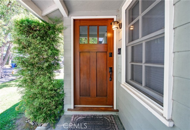 13964 Peach Grove Street, Sherman Oaks CA: https://media.crmls.org/medias/906e6165-3de2-4ca7-9c10-775eb0003a57.jpg