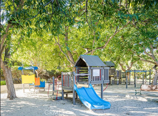 5160 Caminito Exquisito, San Diego CA: https://media.crmls.org/medias/906e64b5-d2ca-45c6-91db-4d05a21a52f8.jpg