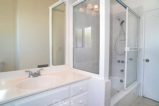 Detail Gallery Image 7 of 11 For 10101 Sophia Ave, Granada Hills,  CA 91343 - 3 Beds | 2 Baths