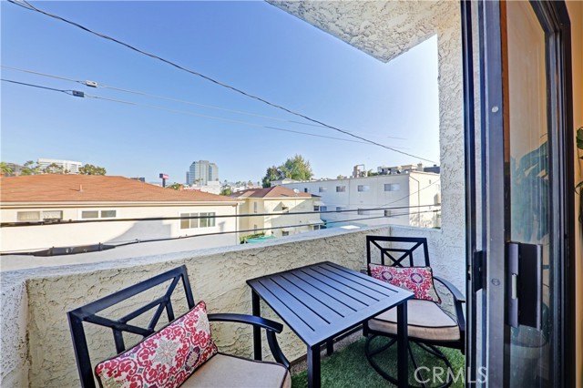 Image 3 for 1515 Amherst Ave #203, Los Angeles, CA 90025