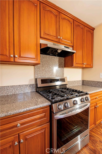 6911 Enfield Avenue, Reseda CA: https://media.crmls.org/medias/90709931-5df5-4953-a27b-9c0d52fc23ec.jpg
