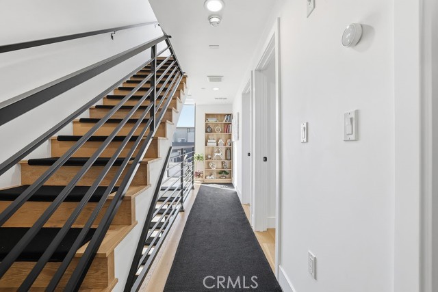 Detail Gallery Image 18 of 32 For 6511 N Contour Ln, North Hollywood,  CA 91606 - 3 Beds | 3/1 Baths