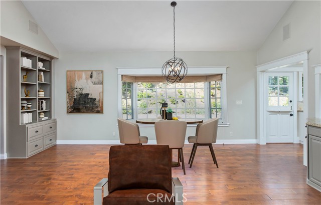 Detail Gallery Image 12 of 54 For 22757 Plummer St, Chatsworth,  CA 91311 - 3 Beds | 3 Baths