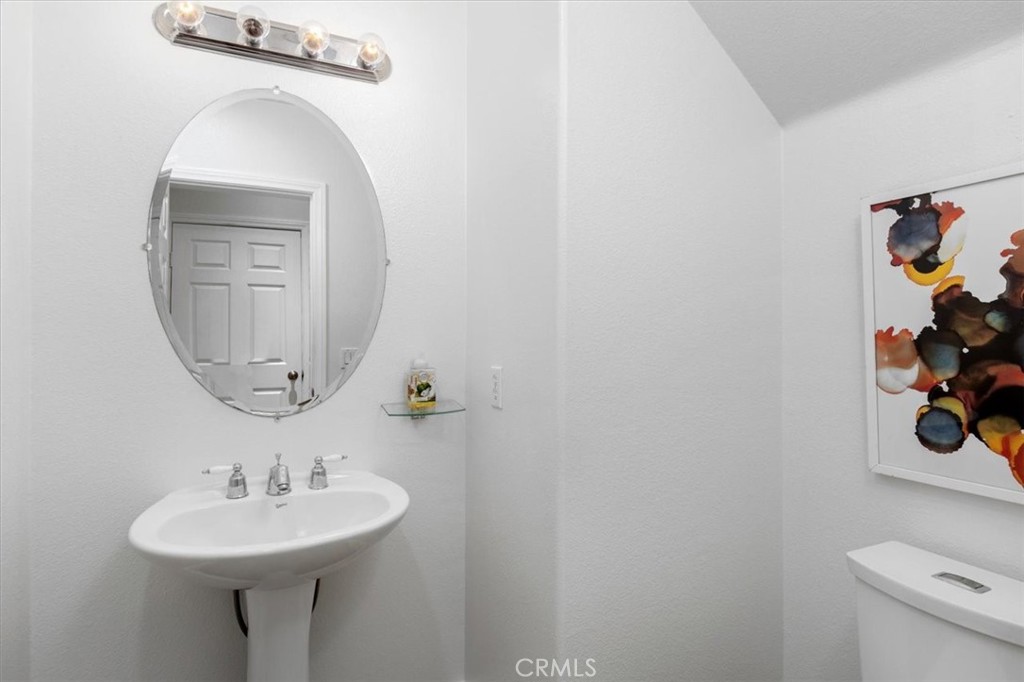 https://media.crmls.org/medias/907142a6-819d-4852-83bb-4df56512d4d5.jpg?preset=X-Large