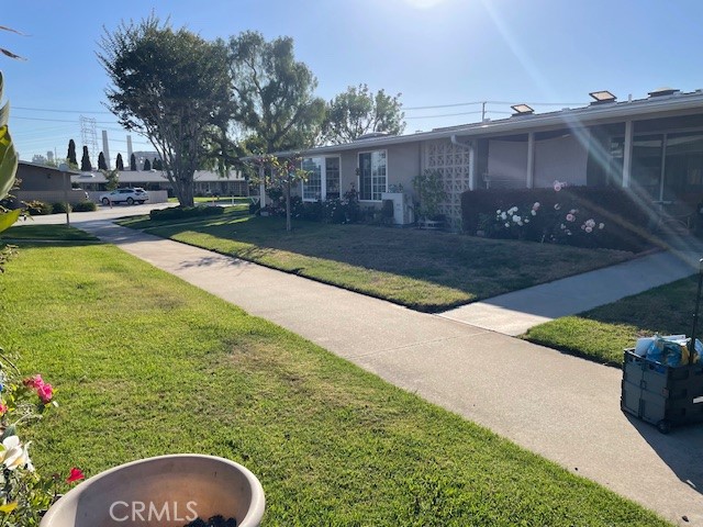 Detail Gallery Image 2 of 26 For 13201 El Dorado Dr #207-I,  Seal Beach,  CA 90740 - 2 Beds | 1 Baths